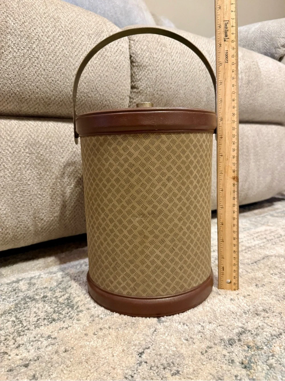 Vintage-Style Brown Patterned Ice Bucket with Brass-toned Lid & Handle
